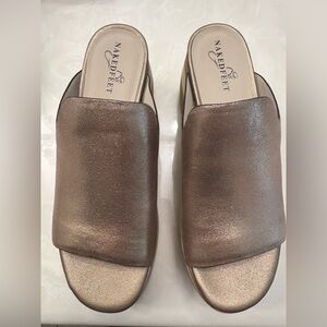 Nakedfeet wedges women’s size 8